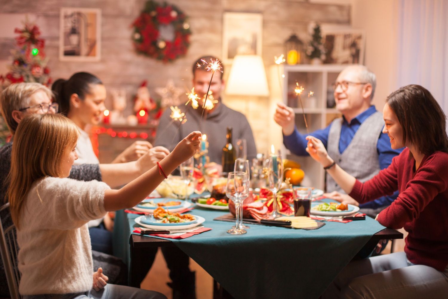 12 TIPS; HOE OVERLEEF JE DE FEESTDAGEN MET JE SAMENGESTELDE GEZIN